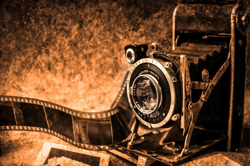 photographe-FALICON-min_light-wood-night-camera-photography-vintage-1245236-pxhere.com